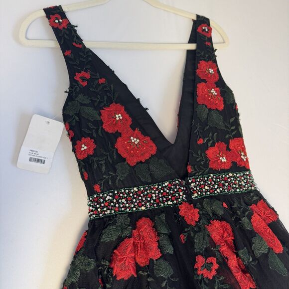 NWT Size 4 Ellie Wilde floral embroidered ball gown crystal belt v neck - Picture 4 of 9
